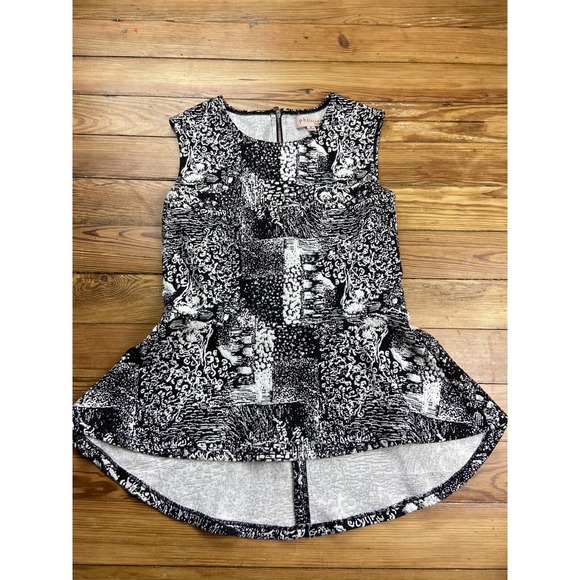 Philosophy Tops - Philosophy Black And White Womens Medium Tank Top Flare Bottom‎